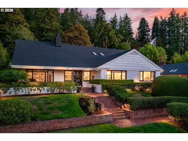 2105 FAIRMOUNT BLVD, Eugene, OR 97403