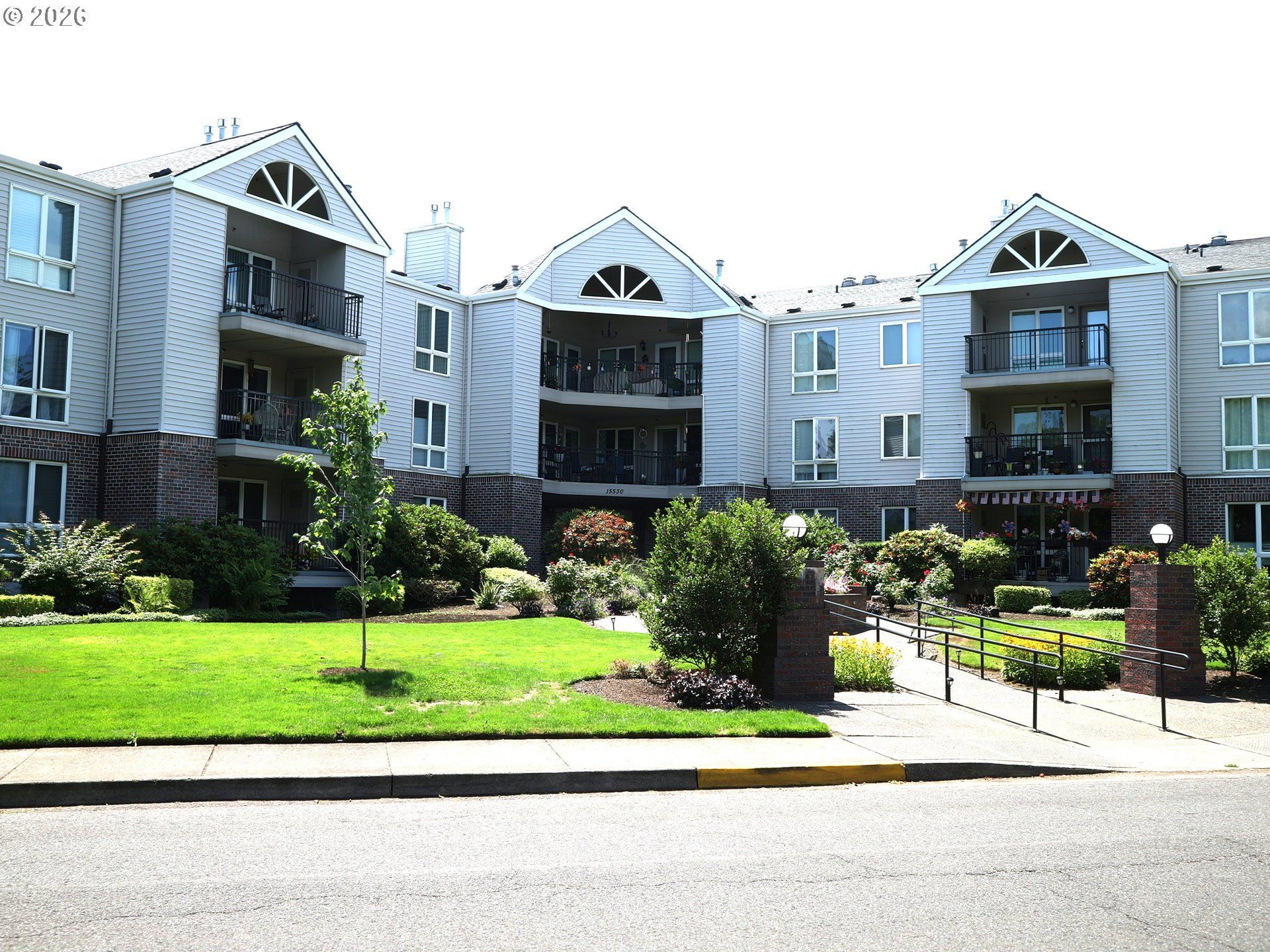 15530 NE Knott St, Unit 30, Portland, OR 97230 Main Photo