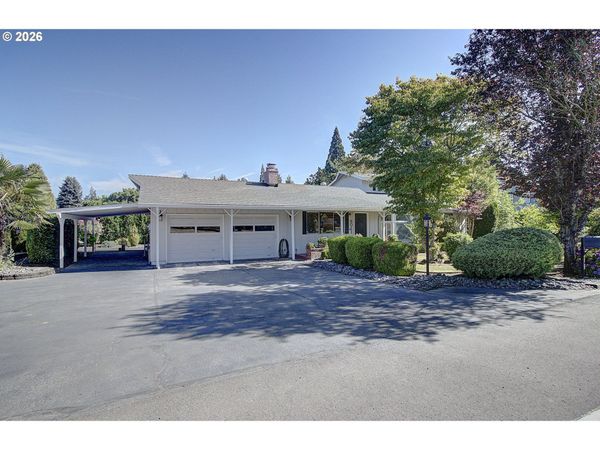 8011 SE THIESSEN RD, Milwaukie, OR 97267