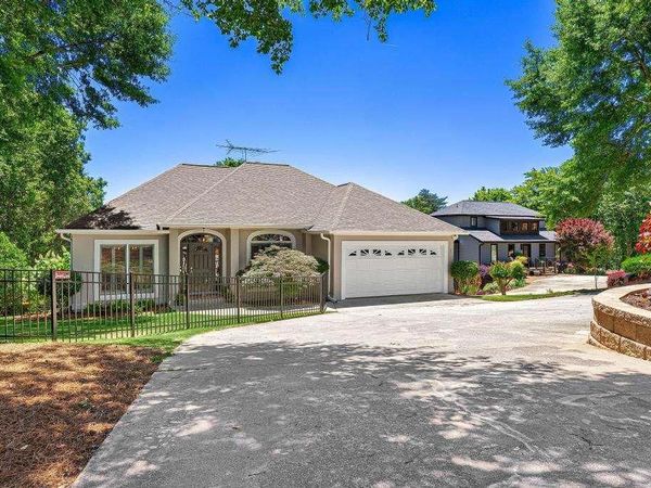 166 Knox Circle , Lavonia, GA 30553