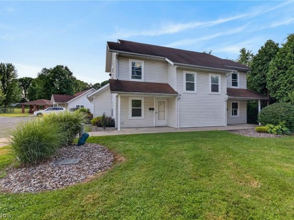 2814 Vestal Road , Youngstown, OH 44509