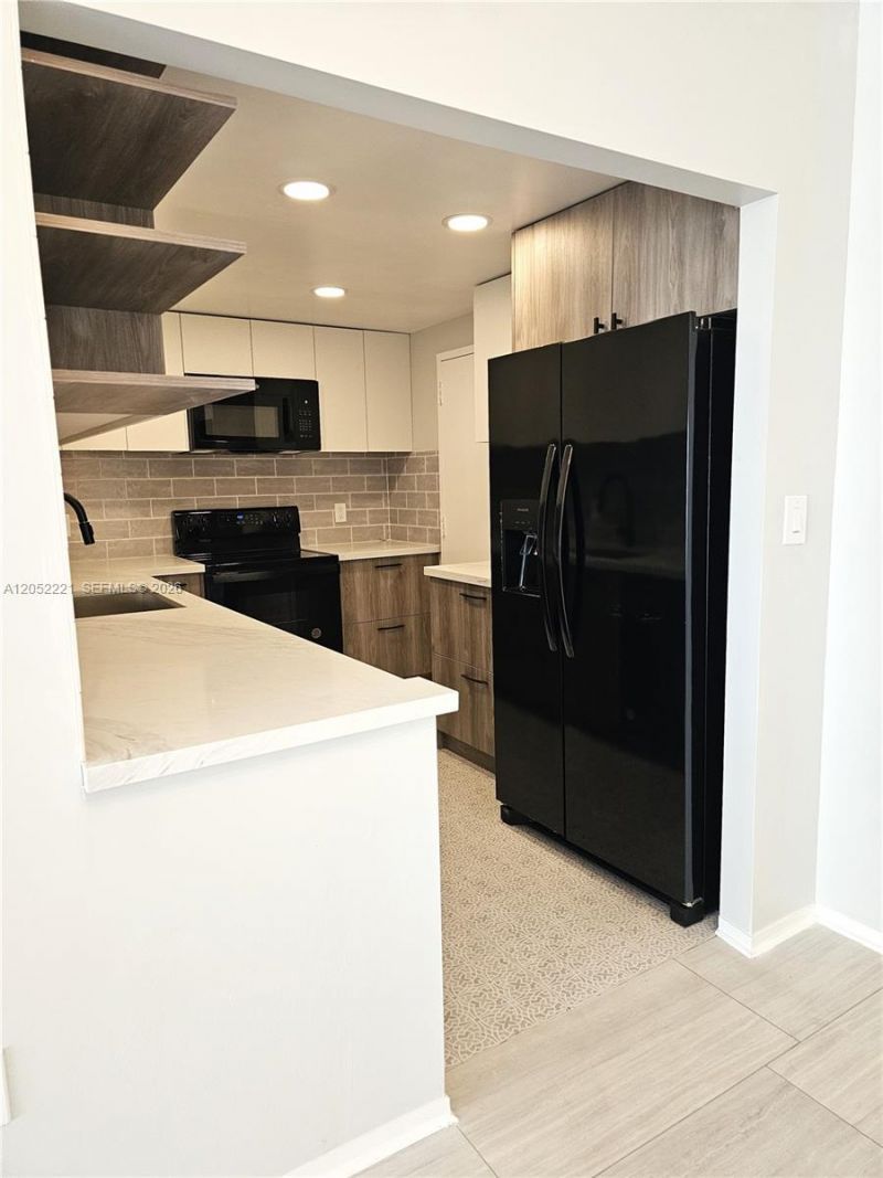 1985 S Ocean Dr , Unit 5D, Hallandale Beach, FL 33009 Photo