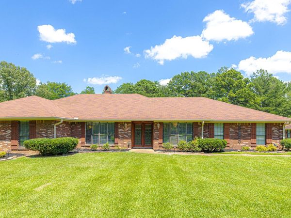 144 N Pine Drive, Madison, MS 39110