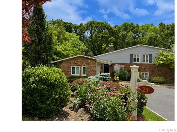 23 Highwood Road, East Norwich, NY 11732