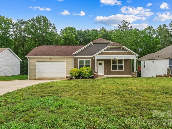1640 Farmington Hills Drive, Conover, NC 28613