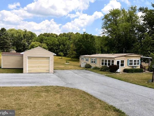 390 N CRAWFORD ROAD , GRANTVILLE, PA 17028