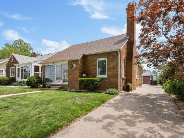 516 21ST Avenue , Moline, IL 61265