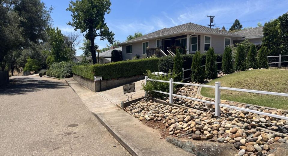215 E Sierra View Dr, Jackson, CA 95642 Photo
