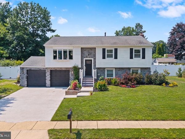 6 INDEPENDENCE DRIVE , BORDENTOWN, NJ 08505