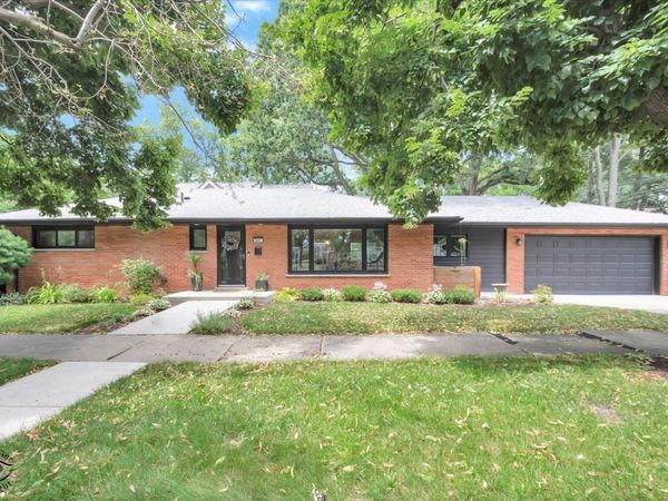 801 N Stone Avenue, La Grange Park, IL 60526
