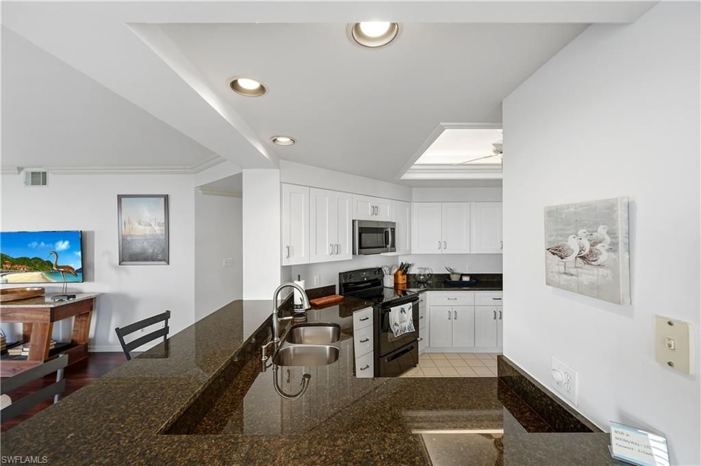 6260 Bellerive Ave, Unit 404, Naples, FL 34119 Photo
