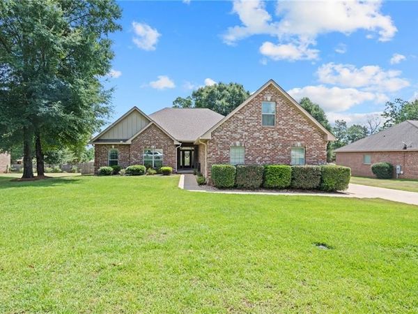 7890 Spartanburg Drive, Saraland, AL 36571