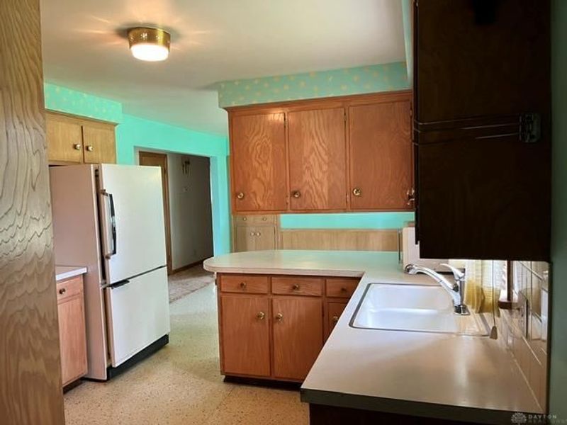 2520 Hollyview St NE, Canton, OH 44721 Photo 20