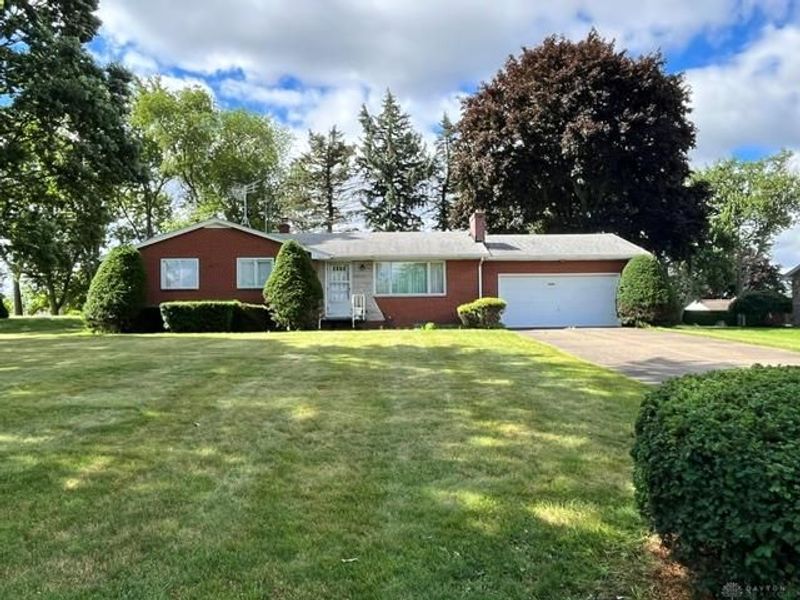 2520 Hollyview St NE, Canton, OH 44721 Photo 3