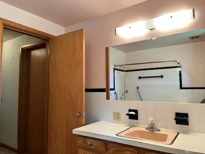 2520 Hollyview St NE, Canton, OH 44721 Photo 30