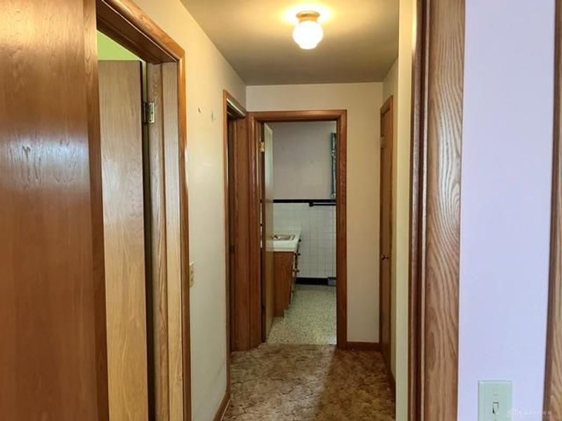 2520 Hollyview St NE, Canton, OH 44721 Photo 34