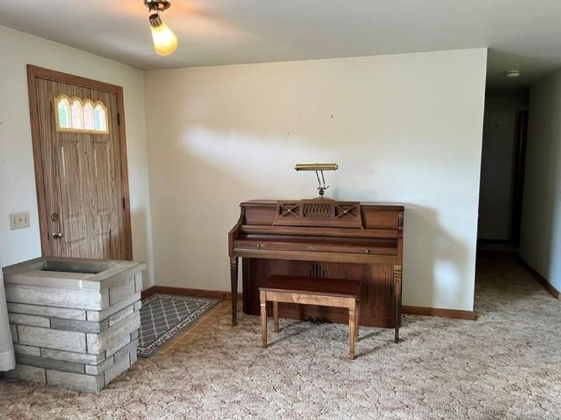 2520 Hollyview St NE, Canton, OH 44721 Photo 5