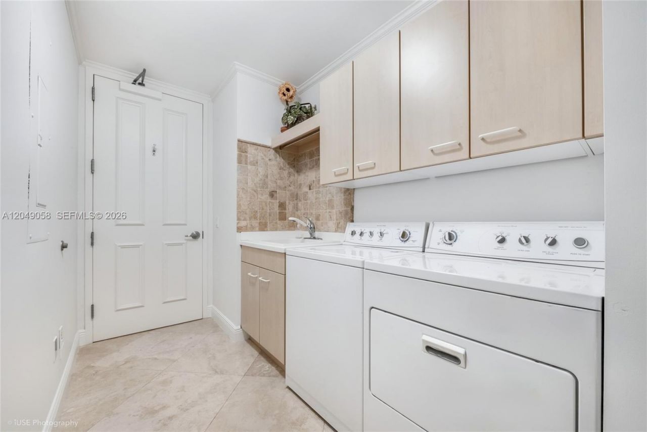 13621 Deering Bay Dr, Unit 502, Coral Gables, FL 33158 Photo