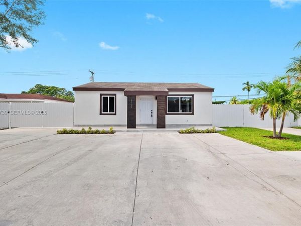 1720 NW 67th St , Miami, FL 33147