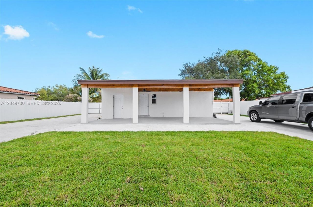 1720 NW 67th St , Miami, FL 33147 Photo