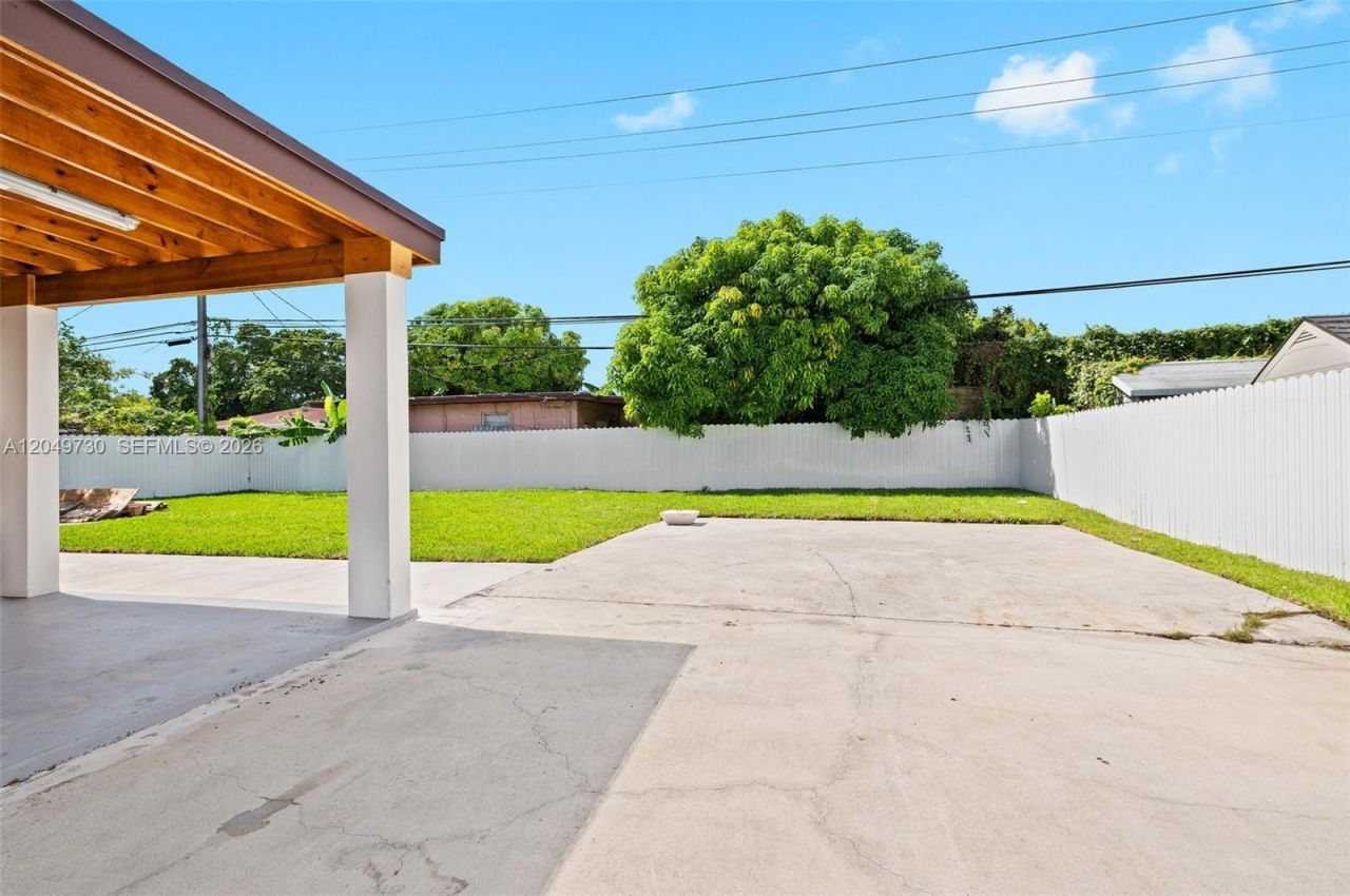 1720 NW 67th St , Miami, FL 33147 Photo