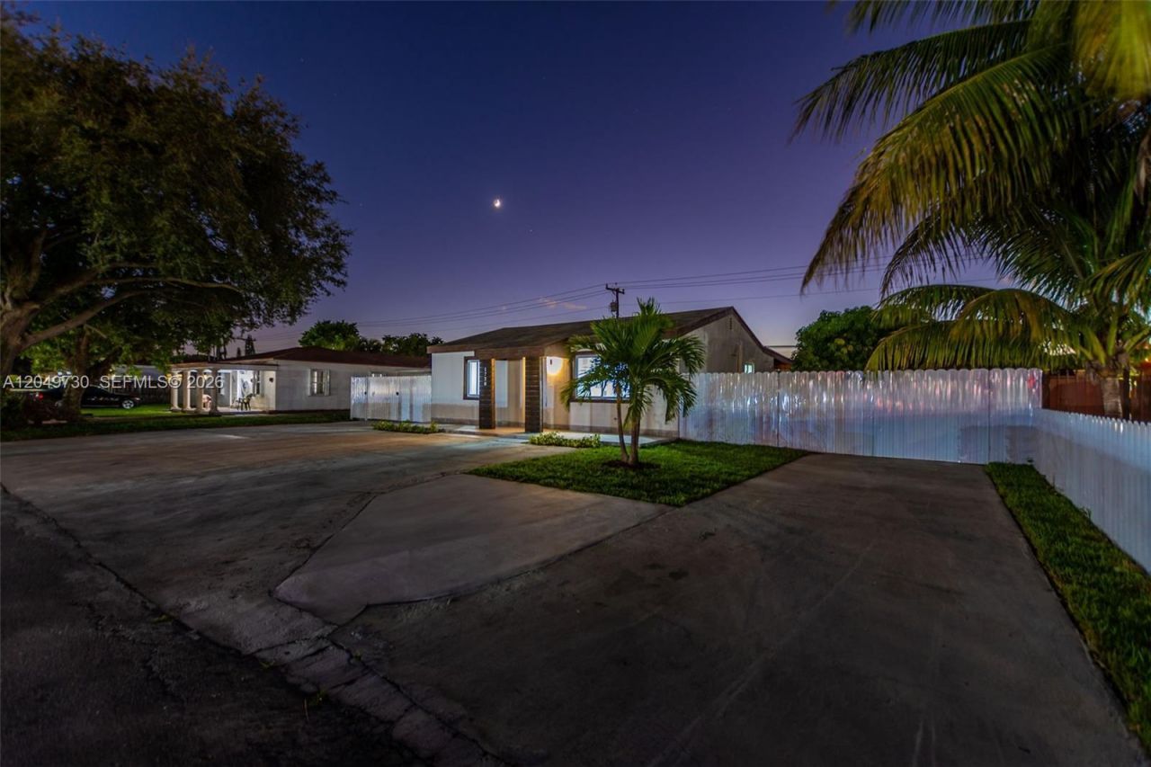 1720 NW 67th St , Miami, FL 33147 Photo