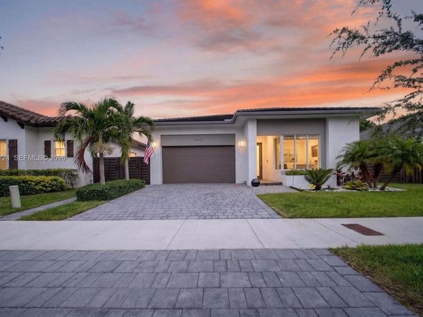 15226 SW 176th Ln , Miami, FL 33187