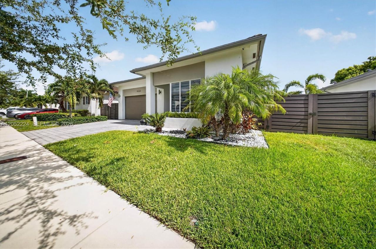 15226 SW 176th Ln , Miami, FL 33187 Photo