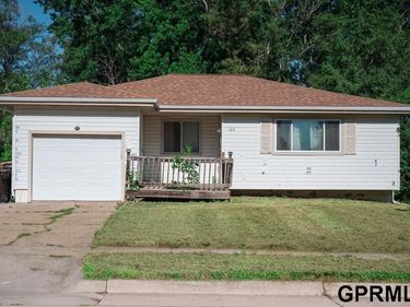 104 Brentwood Avenue, Hickman, NE 68372