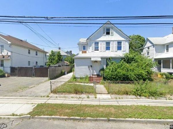 452 5th Ave , Cedarhurst, NY 11516