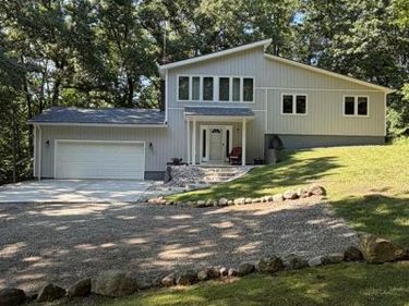 825 Rowlinson Lane, Ortonville Vlg, MI 48462