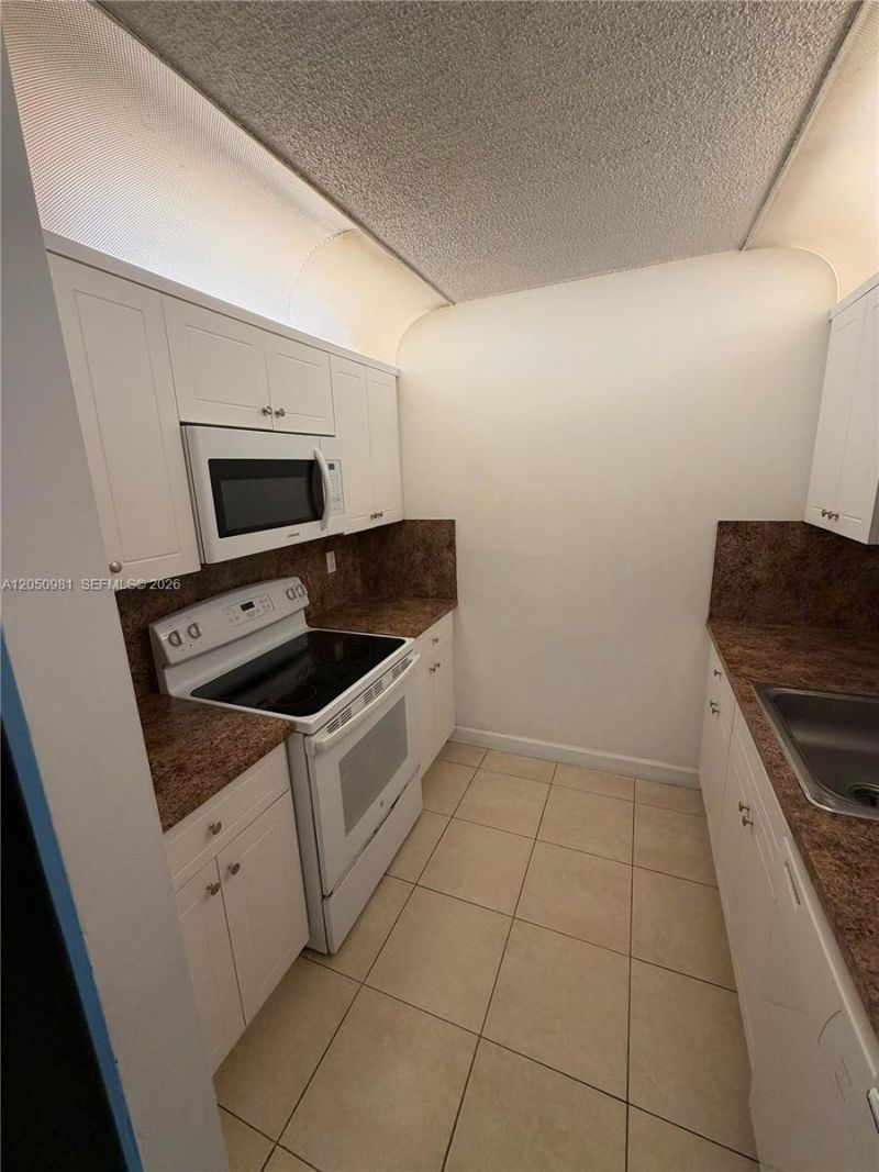 8200 SW 210th St , Unit 303, Cutler Bay, FL 33189 Photo
