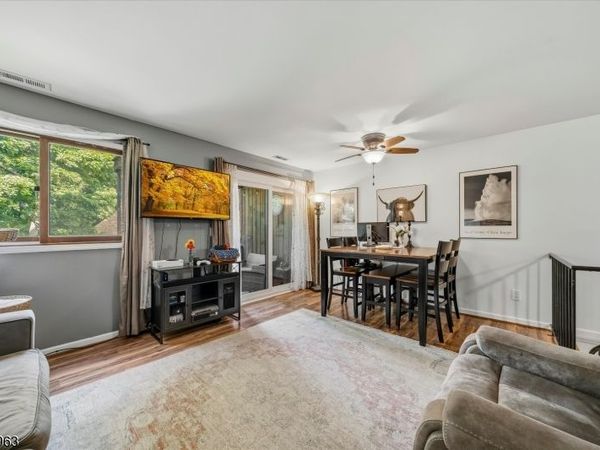6 Sunrise Dr, Vernon, NJ 07462