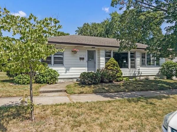 2320 Diamond Avenue NE, Grand Rapids, MI 49505