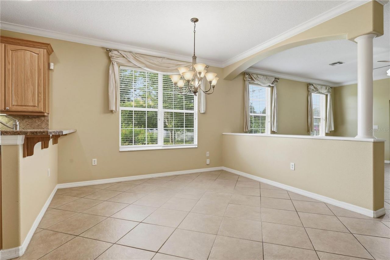 81 Twin Lake Cir, Umatilla, FL 32784 Photo