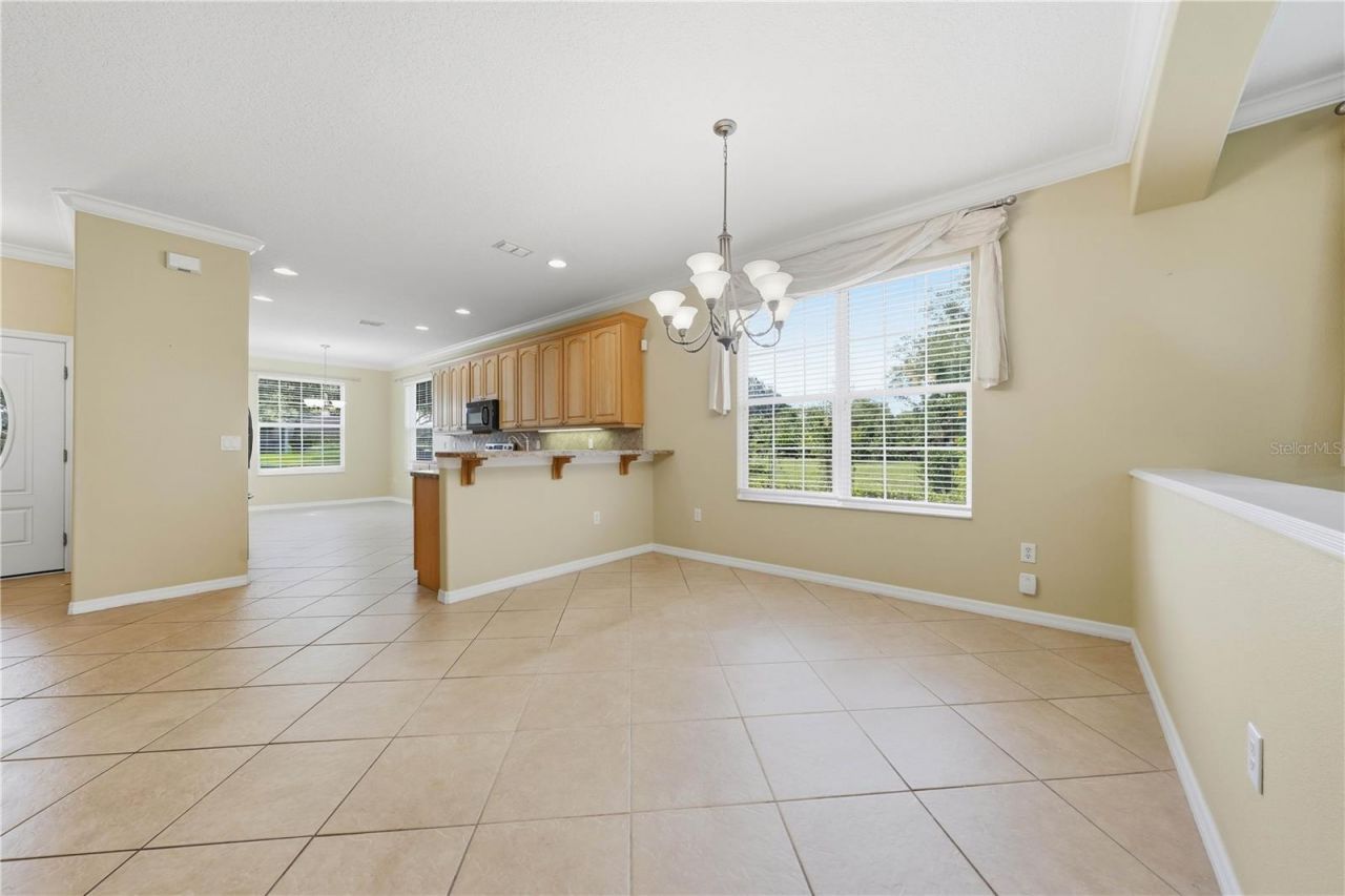 81 Twin Lake Cir, Umatilla, FL 32784 Photo