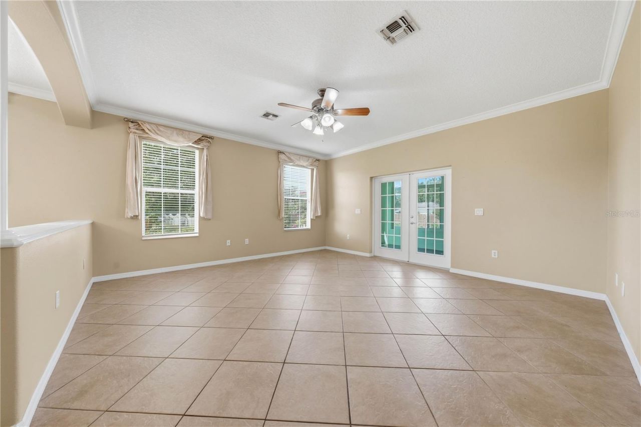 81 Twin Lake Cir, Umatilla, FL 32784 Photo