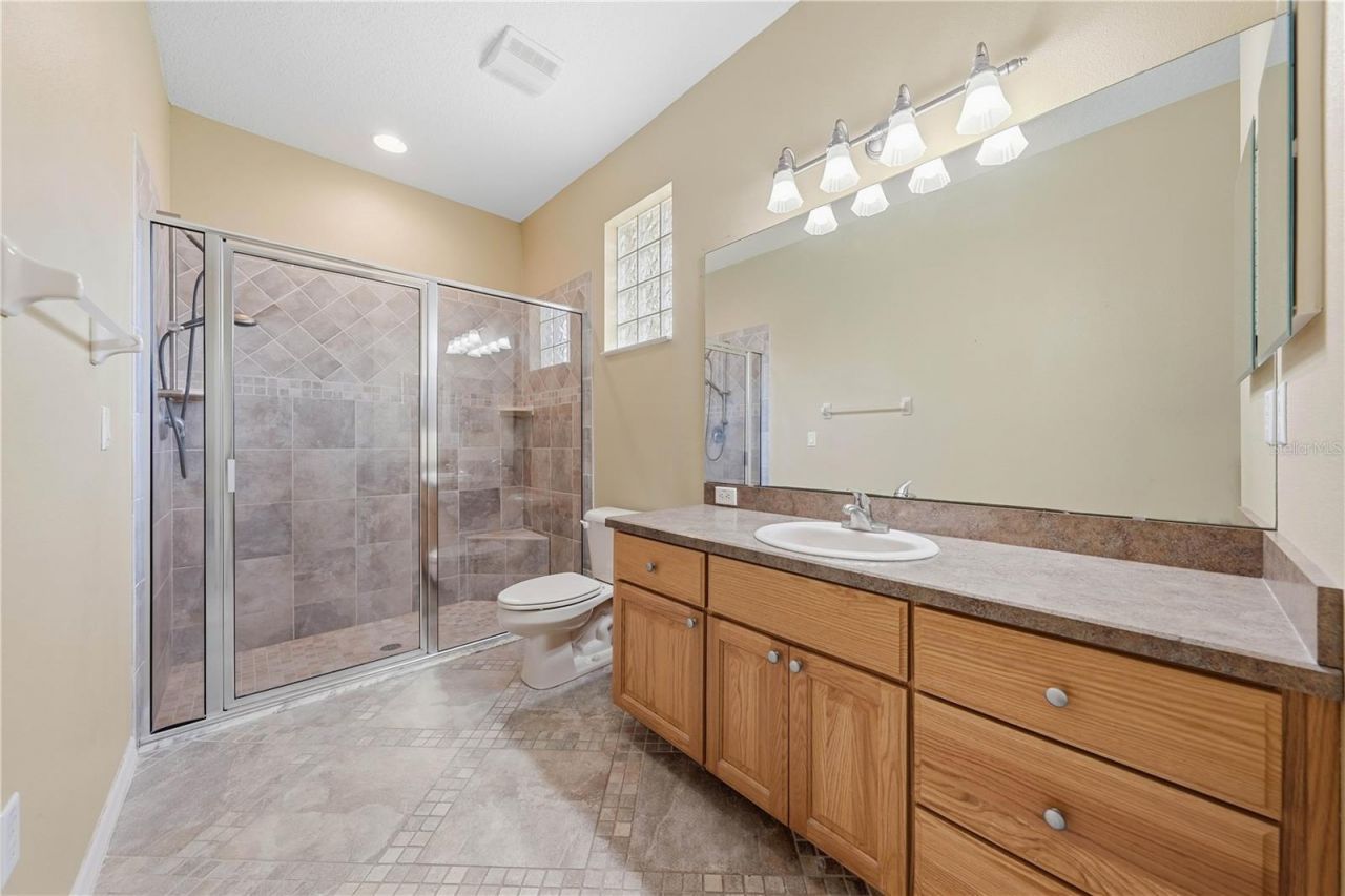 81 Twin Lake Cir, Umatilla, FL 32784 Photo