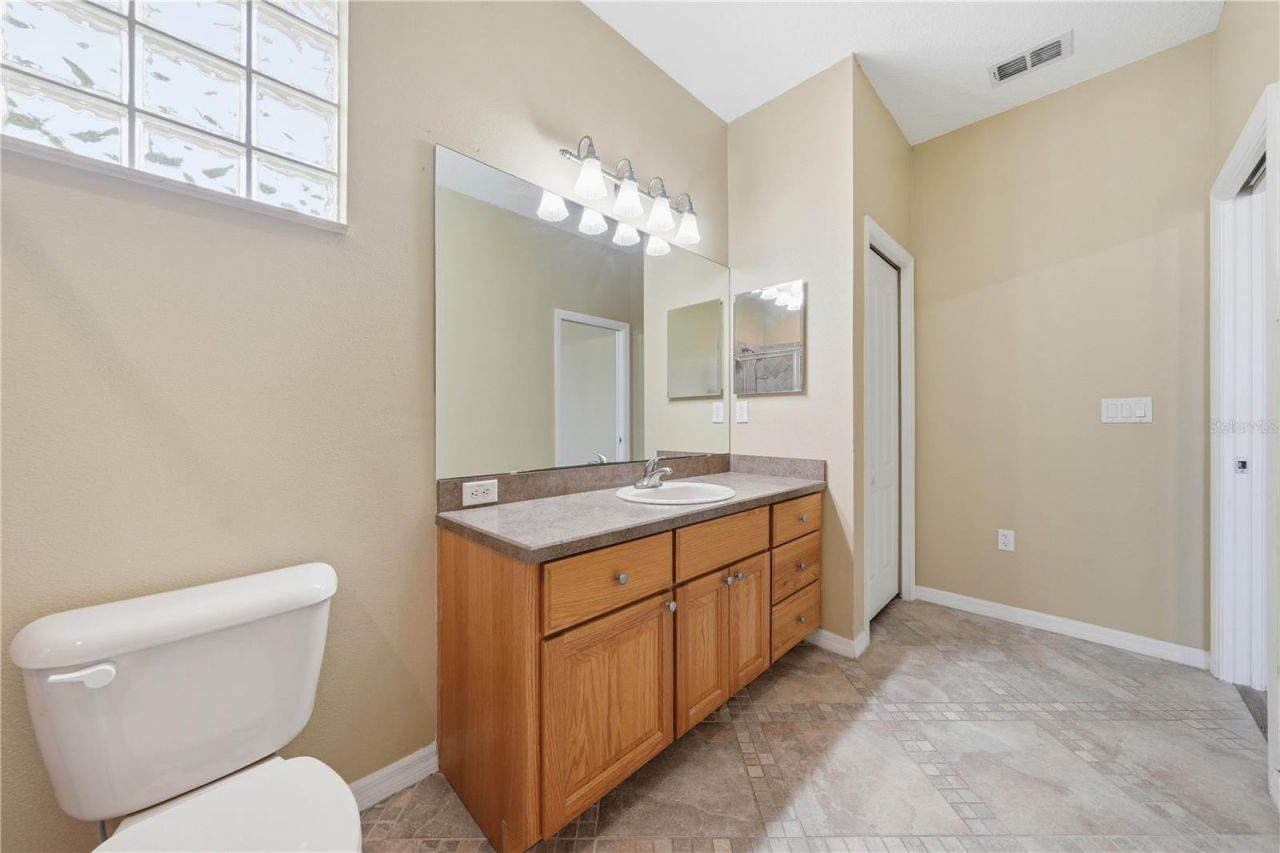 81 Twin Lake Cir, Umatilla, FL 32784 Photo