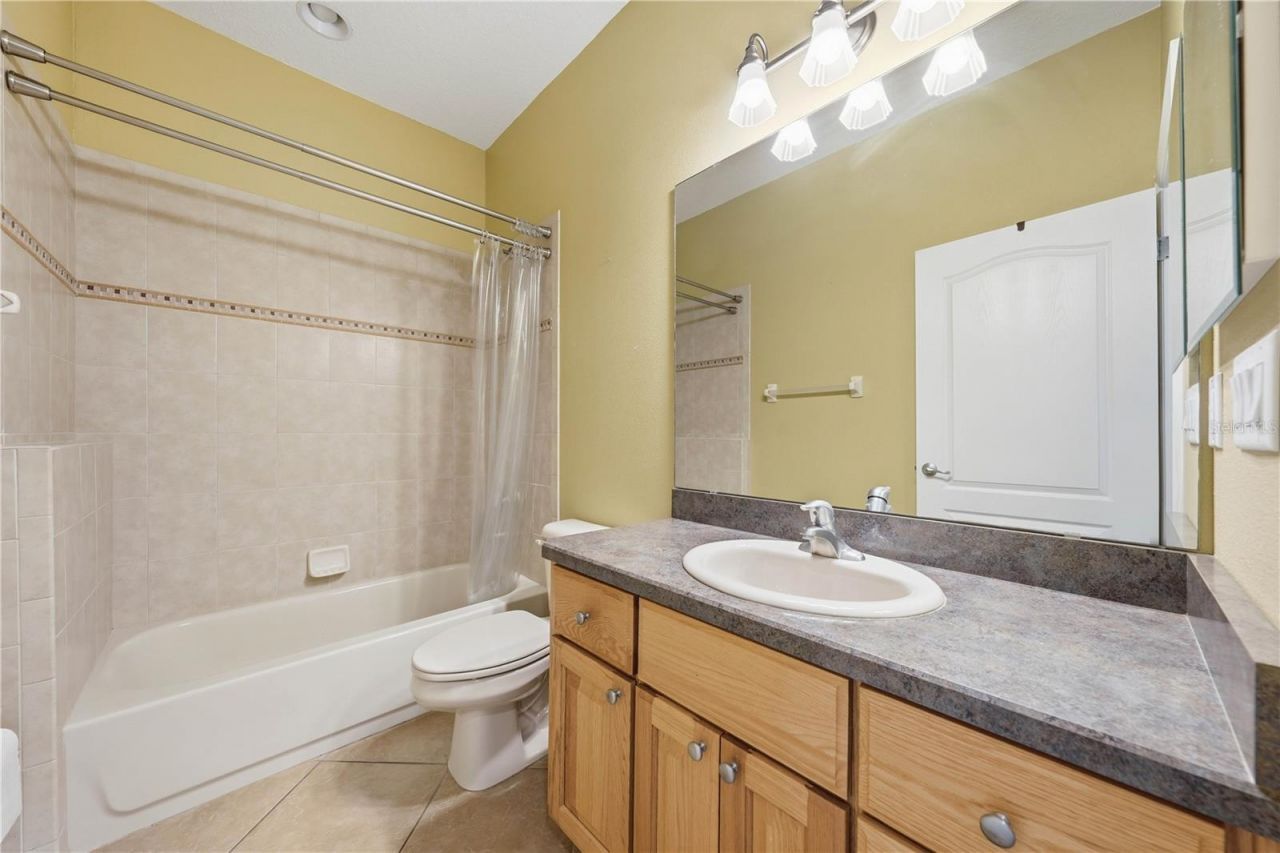 81 Twin Lake Cir, Umatilla, FL 32784 Photo