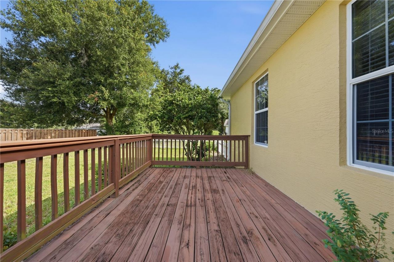 81 Twin Lake Cir, Umatilla, FL 32784 Photo