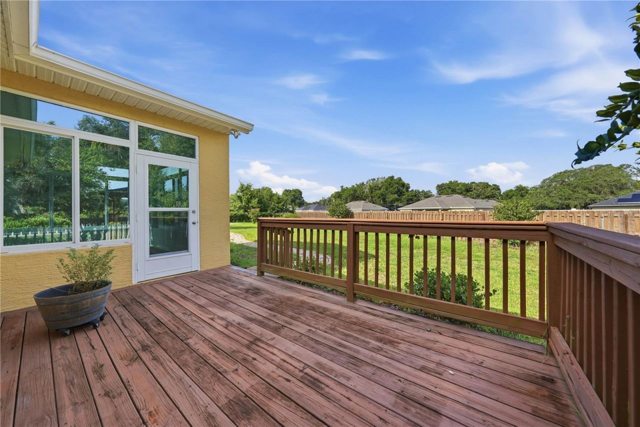 81 Twin Lake Cir, Umatilla, FL 32784 Photo