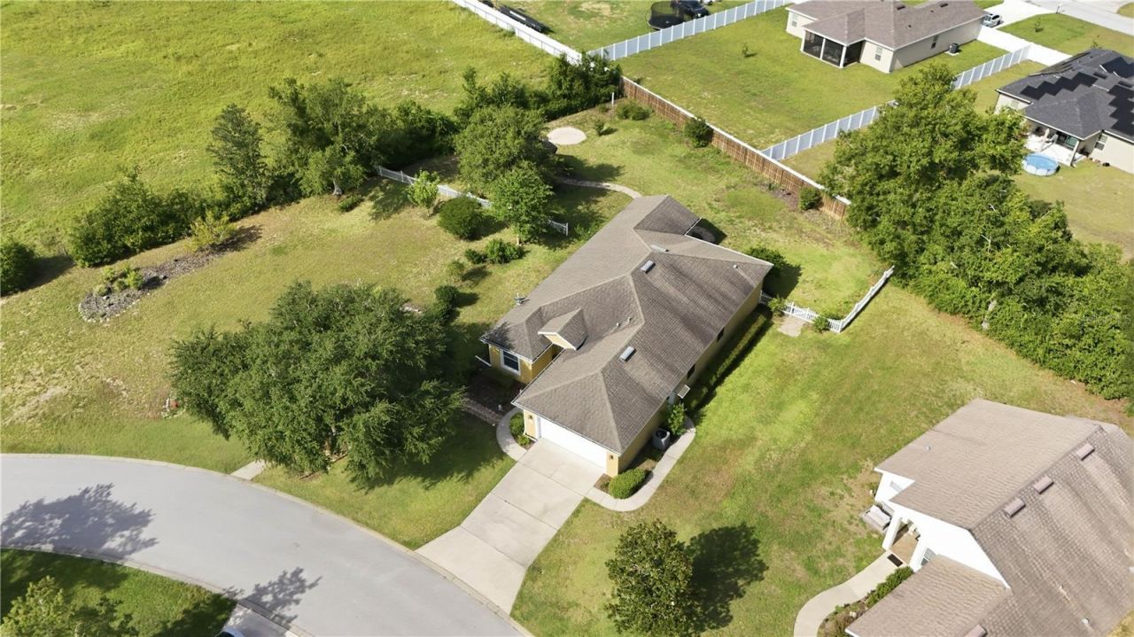 81 Twin Lake Cir, Umatilla, FL 32784 Photo
