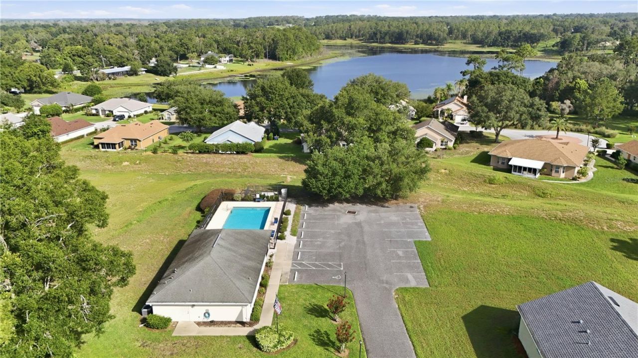 81 Twin Lake Cir, Umatilla, FL 32784 Photo