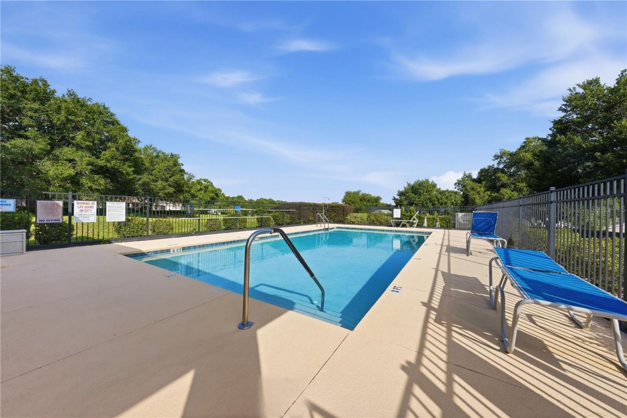 81 Twin Lake Cir, Umatilla, FL 32784 Photo
