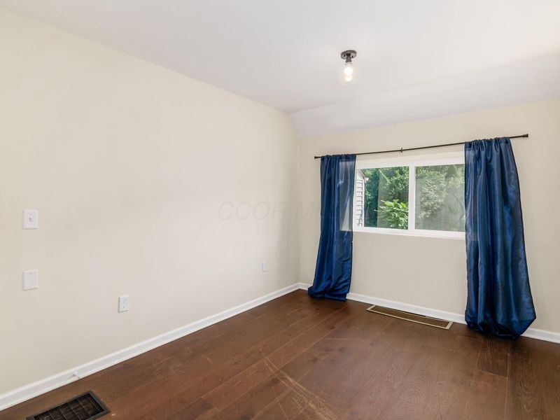 845 Sunbury Road , Columbus, OH 43219 Photo 16