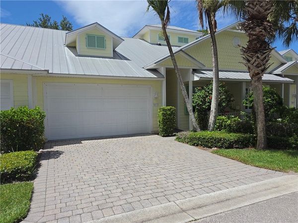 417 Pineapple Square SW, Unit 417, Vero Beach, FL 32962