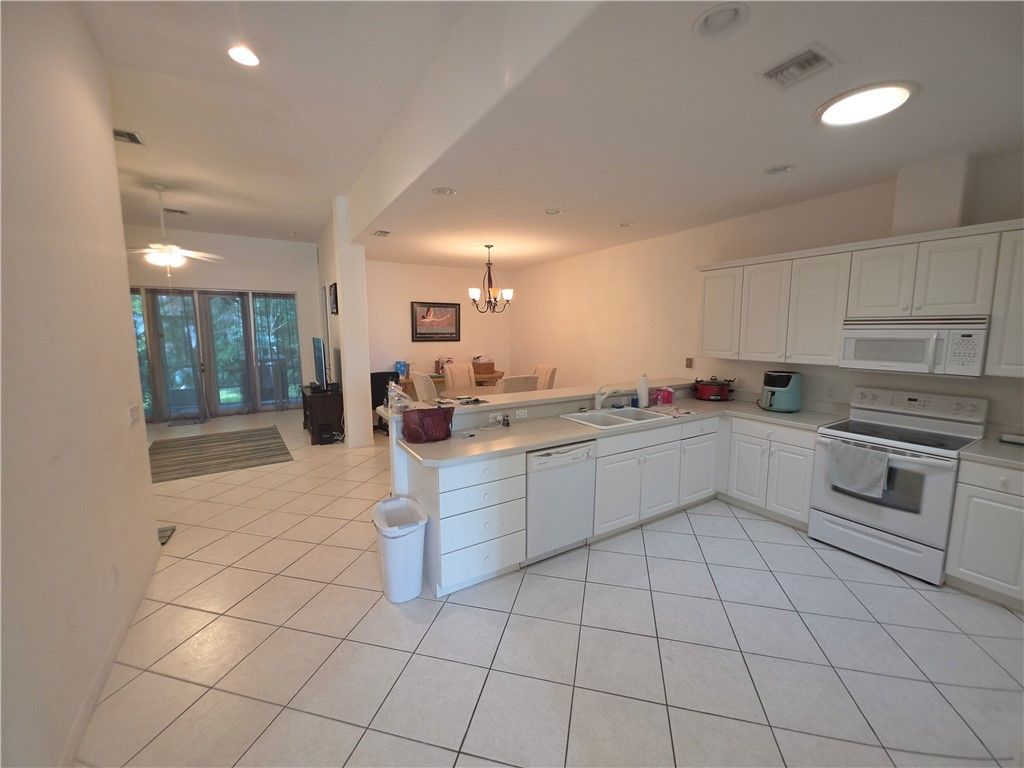 417 Pineapple Square Sw, Unit 417, Vero Beach, FL 32962 Photo