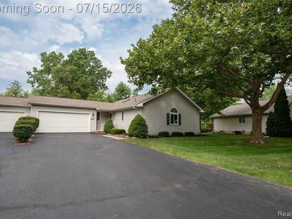 11660 Hawthorne Glen Drive, Grand Blanc, MI 48439