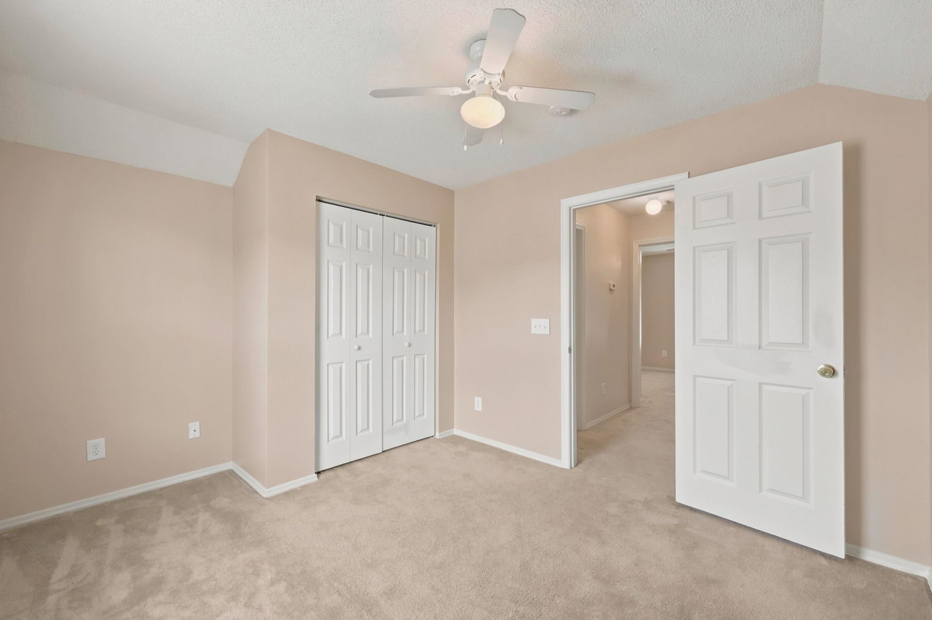 914 Bur Oak Ct.  Photo 18